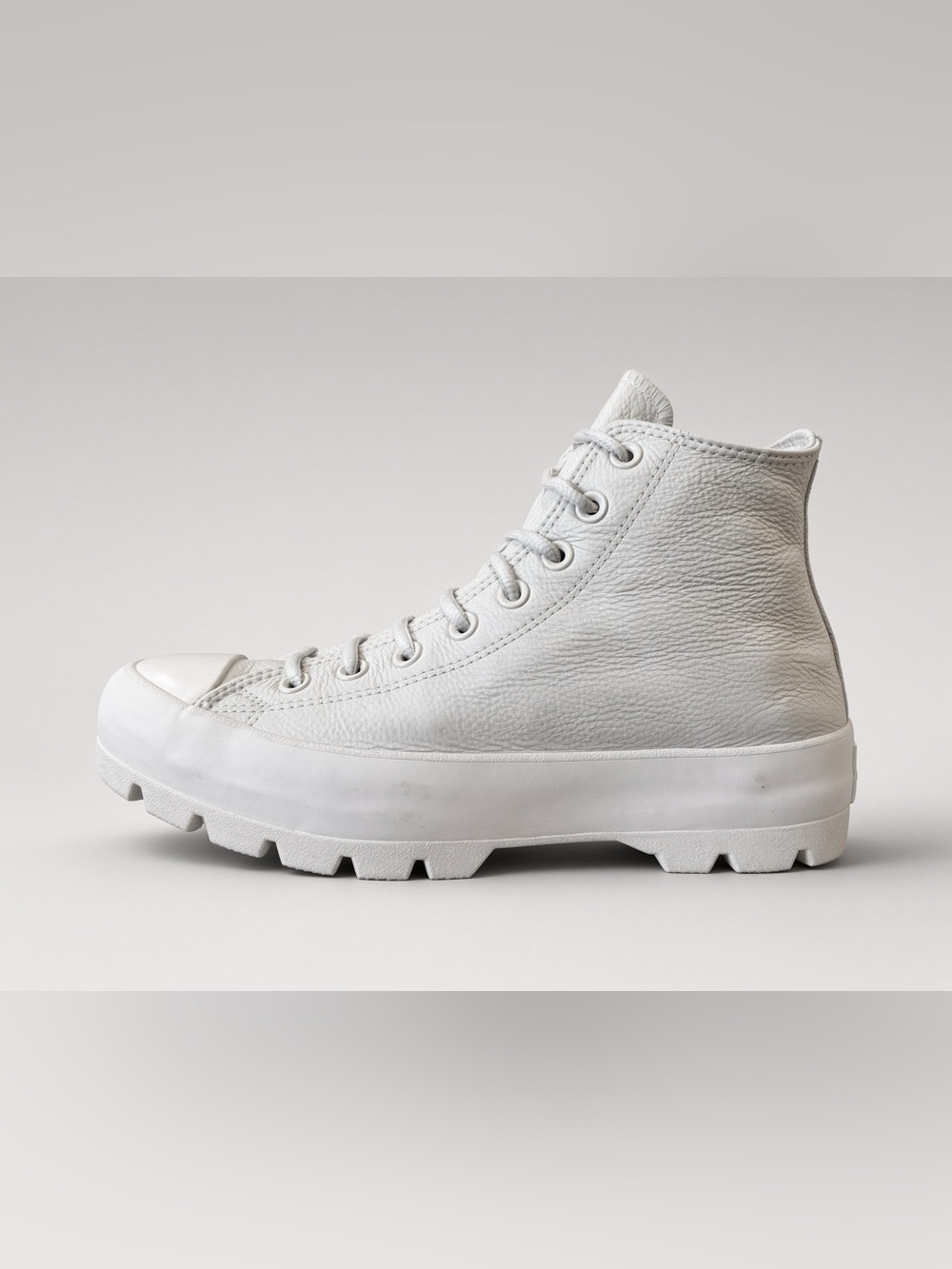 Converse Chuck Taylor All Star Lugged High (Women’s) “Desert Sand”
SKU: A03908C